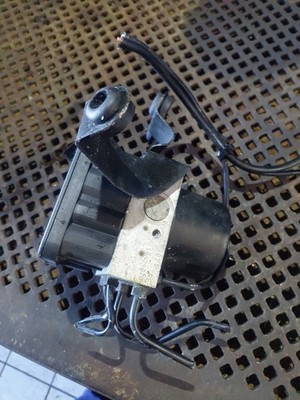 Centralina ABS Volkswagen Golf 4 1.6 benzina      1C0 907 379 J