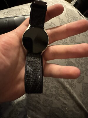 Samsung Galaxy Watch6 GPS Bluetooth 40mm Gold Aluminum Case Smartwatch