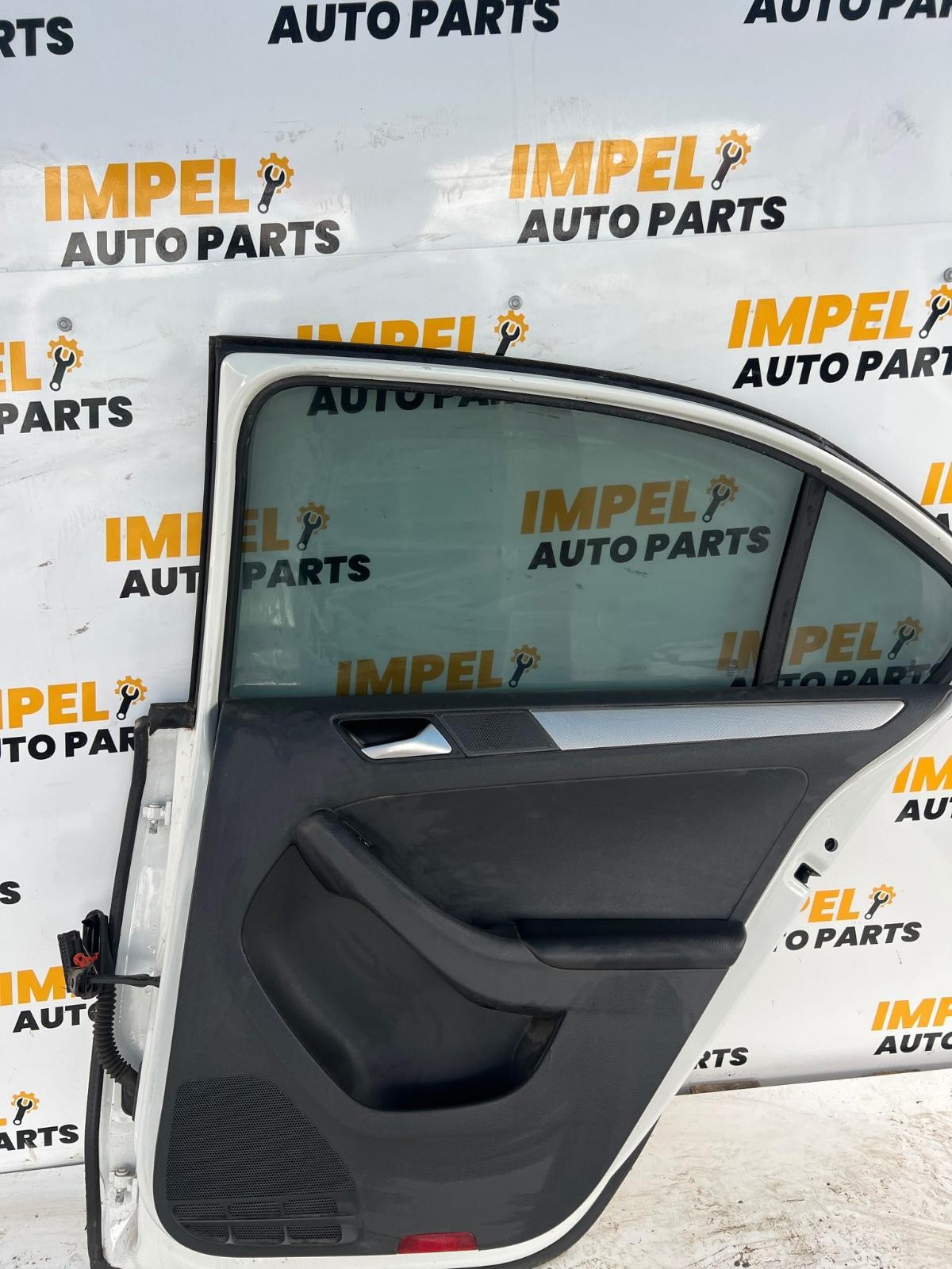 VOLKSWAGEN JETTA 1B 02/2011-12/2017 RIGHT REAR DOOR WHITE 2013 Volkswagen Jetta