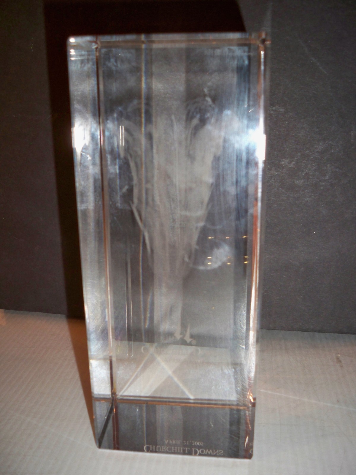 CHURCHILL DOWNS HOME OF KY. DERBY CRYSTAL 3D DATED APRIL 21, 2005 RACE HORSES DE