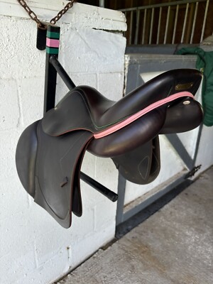 Devoucoux Socoa Jump Saddle 17 