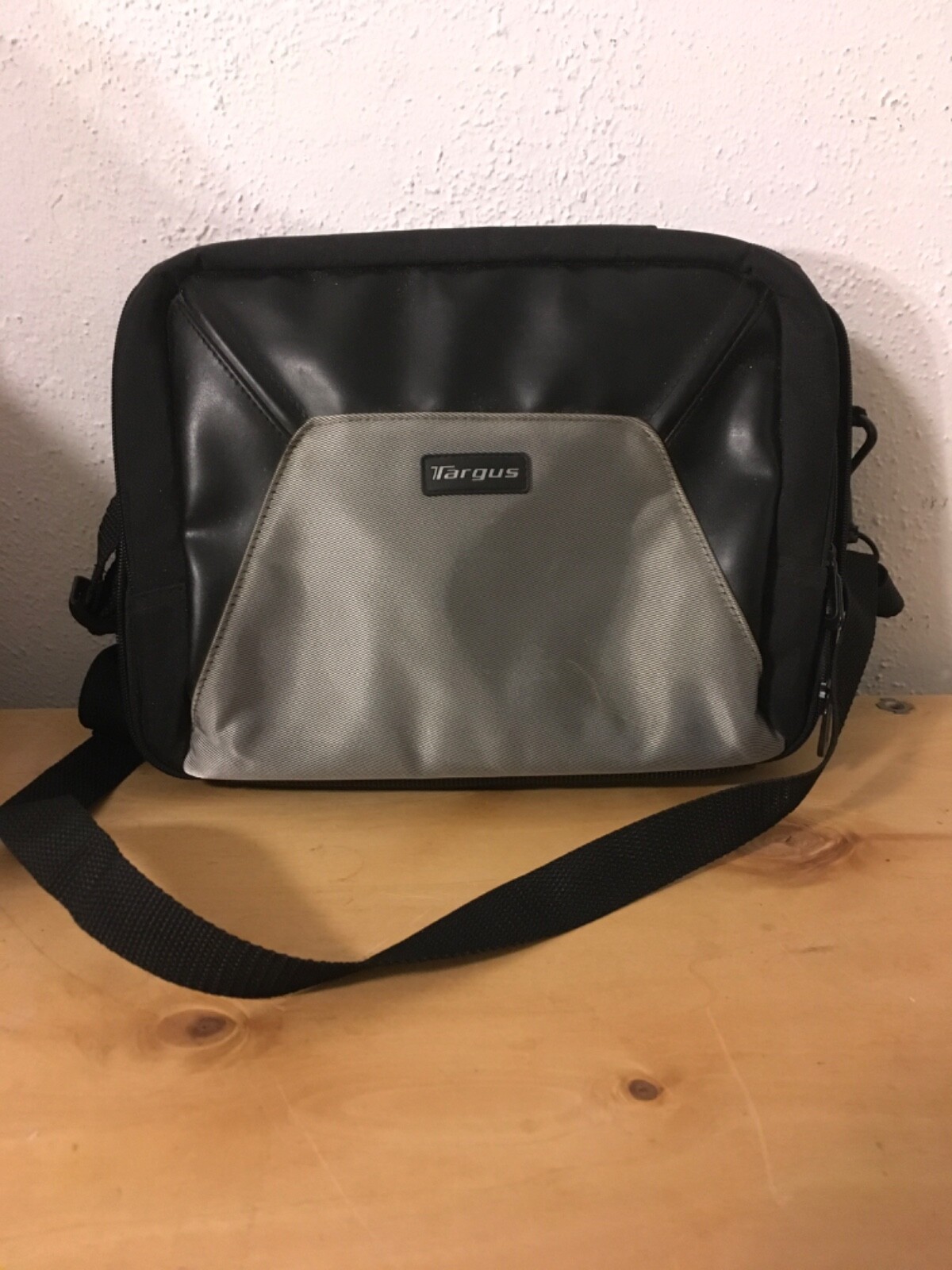 Black/grey Bag 13 Inches W/shoulder Straps