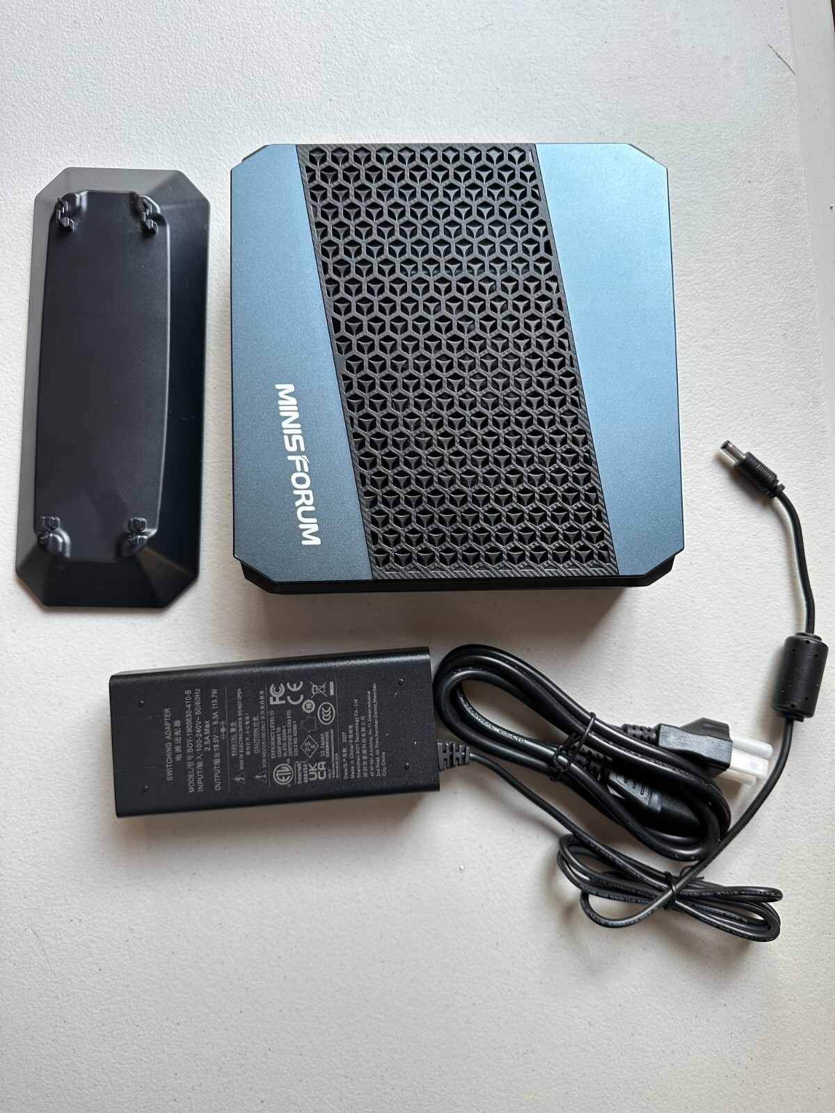 MINISFORUM EliteMini HX90 (1TB SSD, AMD Ryzen 9, 4.60 GHz, 32GB) Mini PC - MINISFORUM EliteMini HX90 (1TB SSD, AMD Ryzen 9, 4.60 GHz, 32GB) Mini PC -