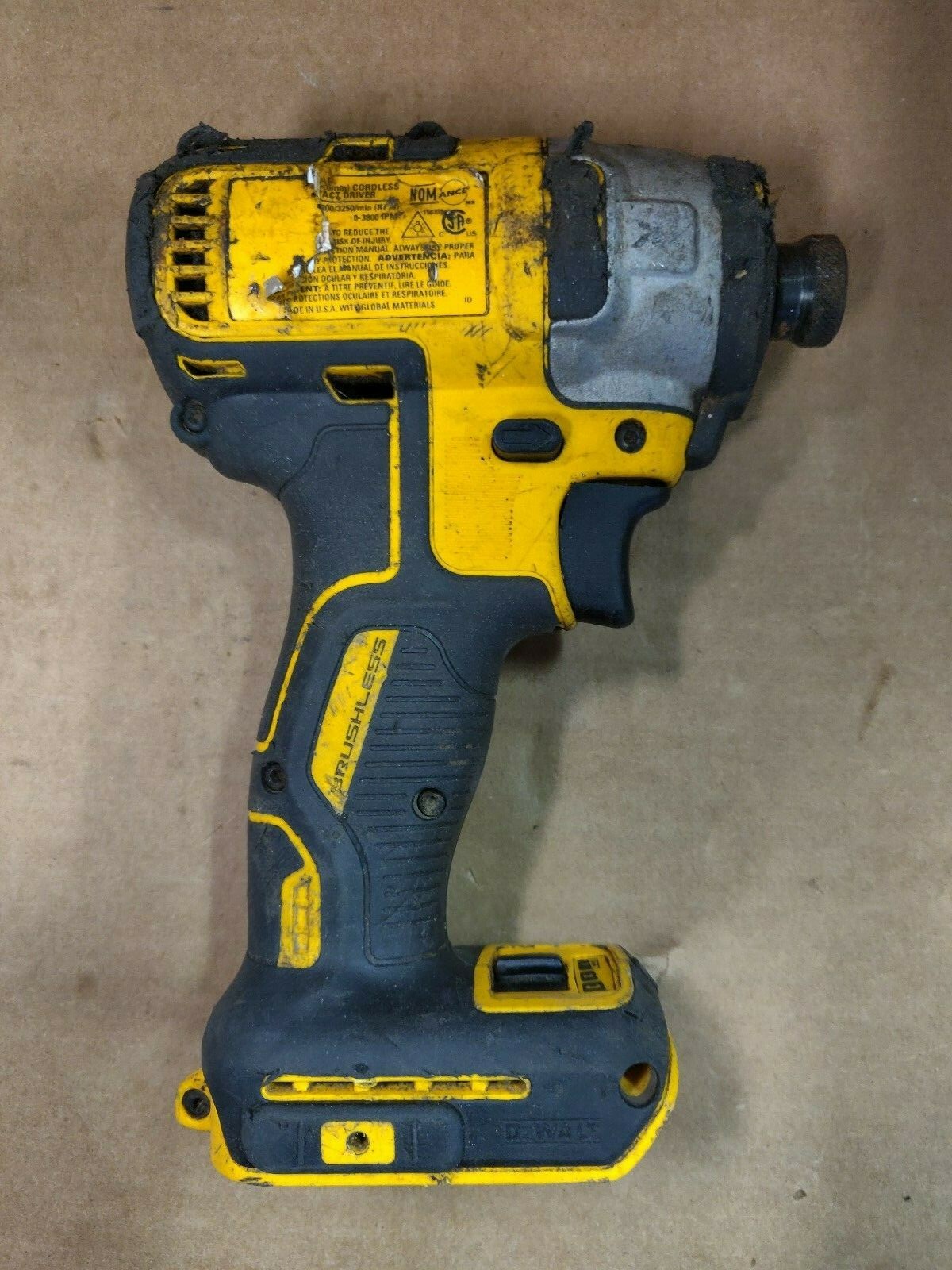 DEWALT DCF887 20V Cordless Impact Driver FOR PARTS REPAIR NOT WORKING