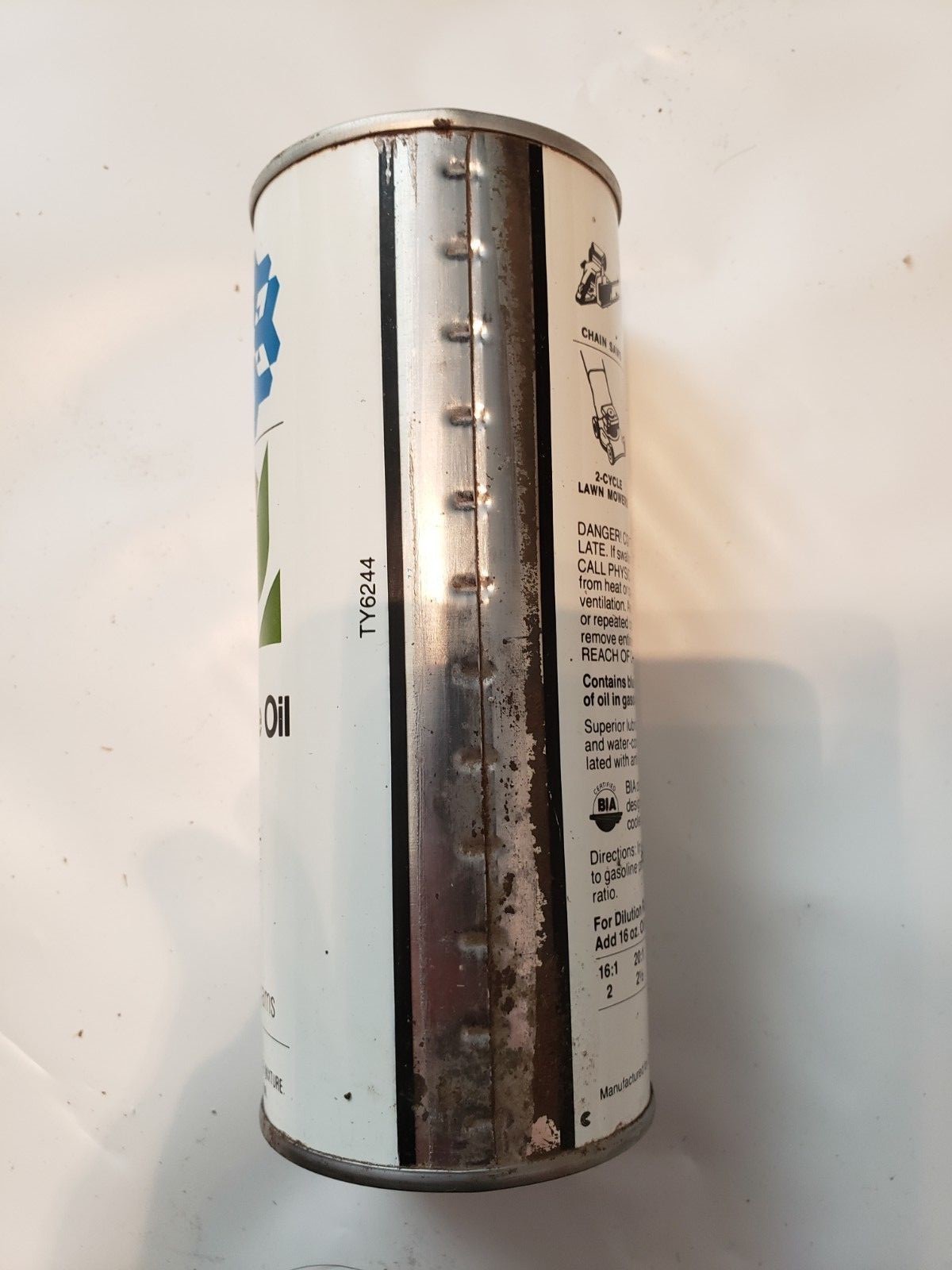 2 Cycle John Deere Engine Oil 16 Oz Can TY6244 O1