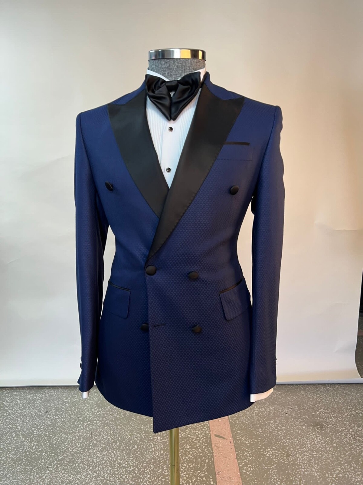 Pre-owned Custommade We Carry Ceremonial Suits, Classic Suits, Custom Made And More,do Wholesale In Black