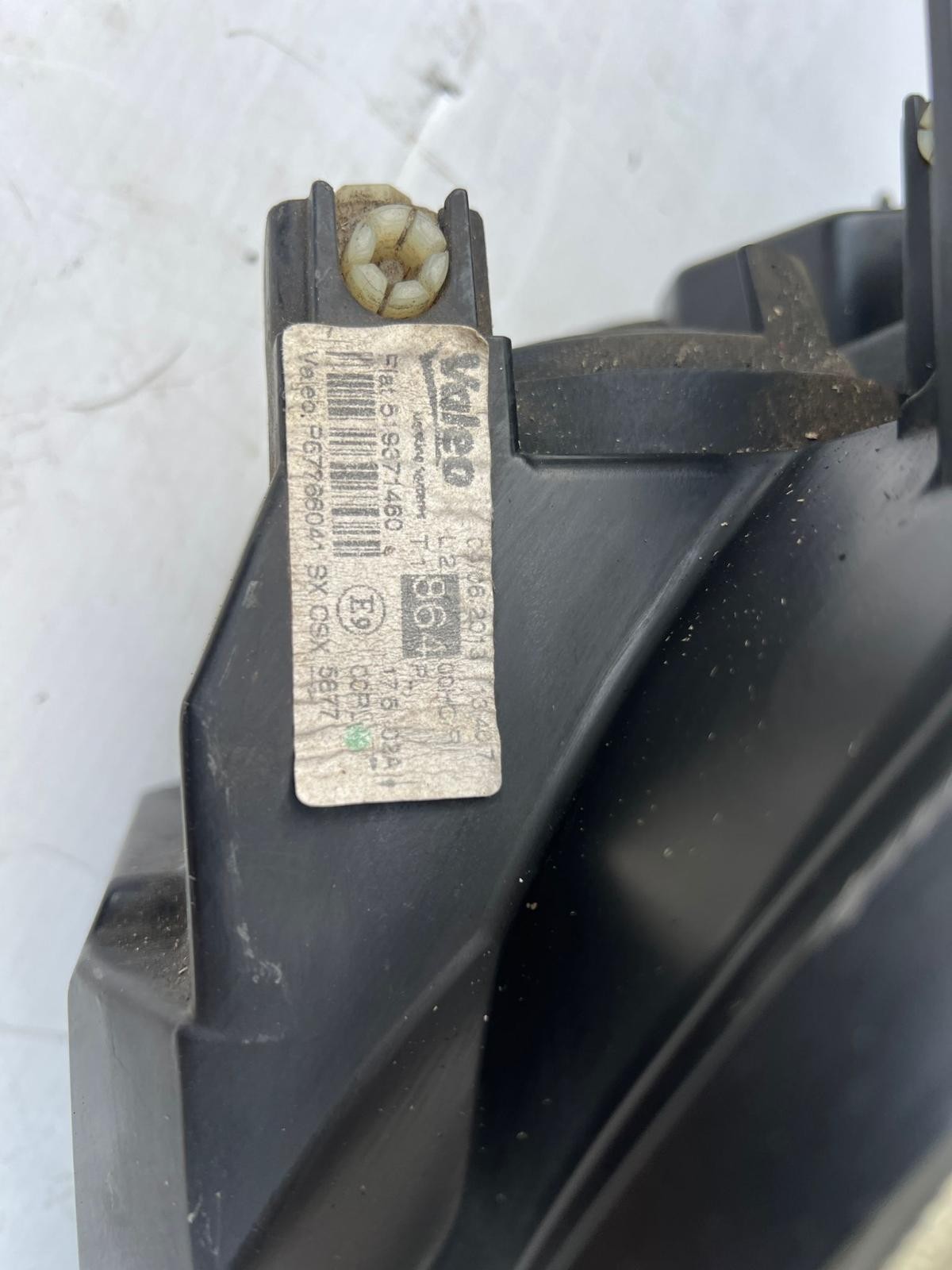 FIAT PUNTO 08/2013-12/2015 LEFT HEADLAMP WITH BLACKED OUT SURROUNDS TYPE - thumbnail 4