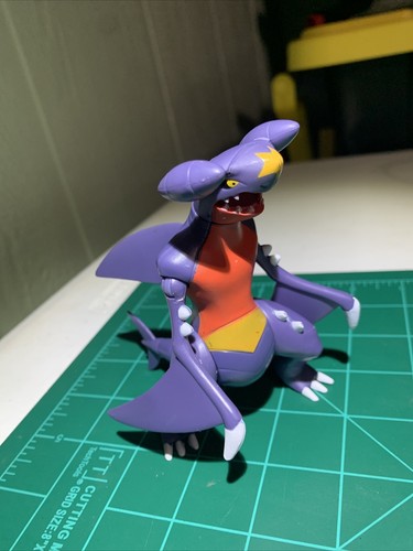 ~GARCHOMP Pokemon Battle Feature Figure Deluxe Action Wicked