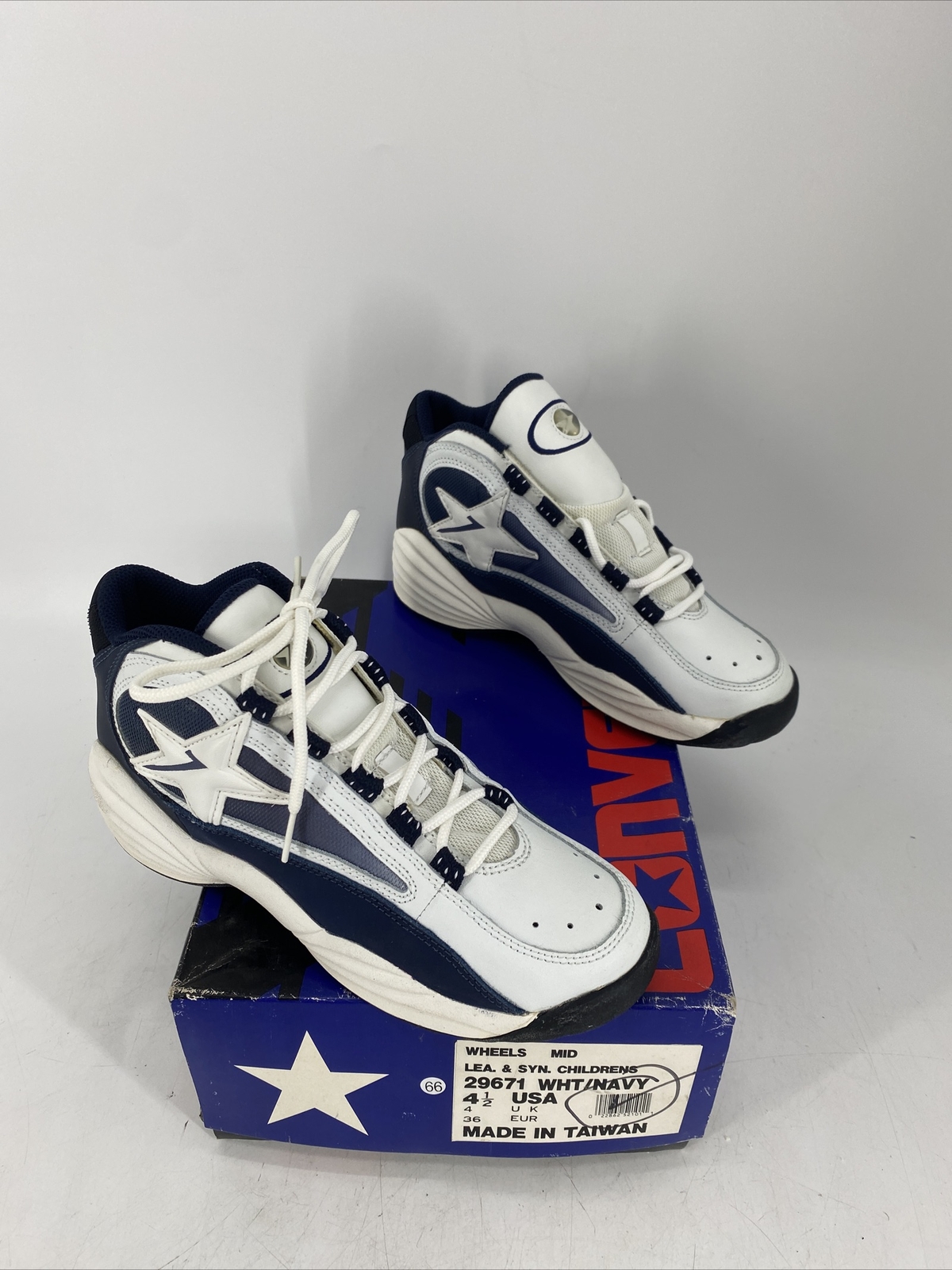 RARE Deadstock Youth Converse Wheels Mid Leather 29671 White