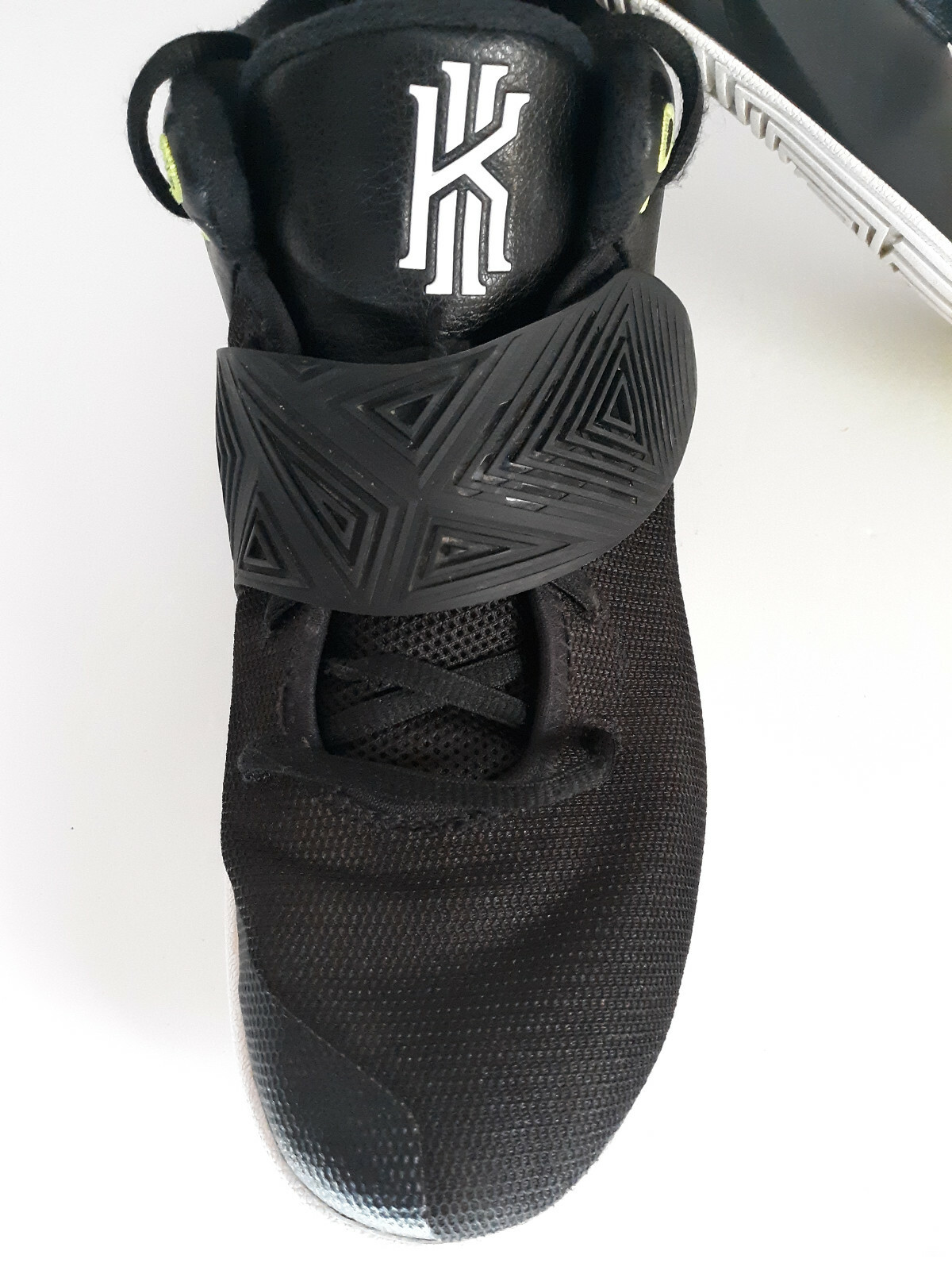 nike kyrie flytrap 11