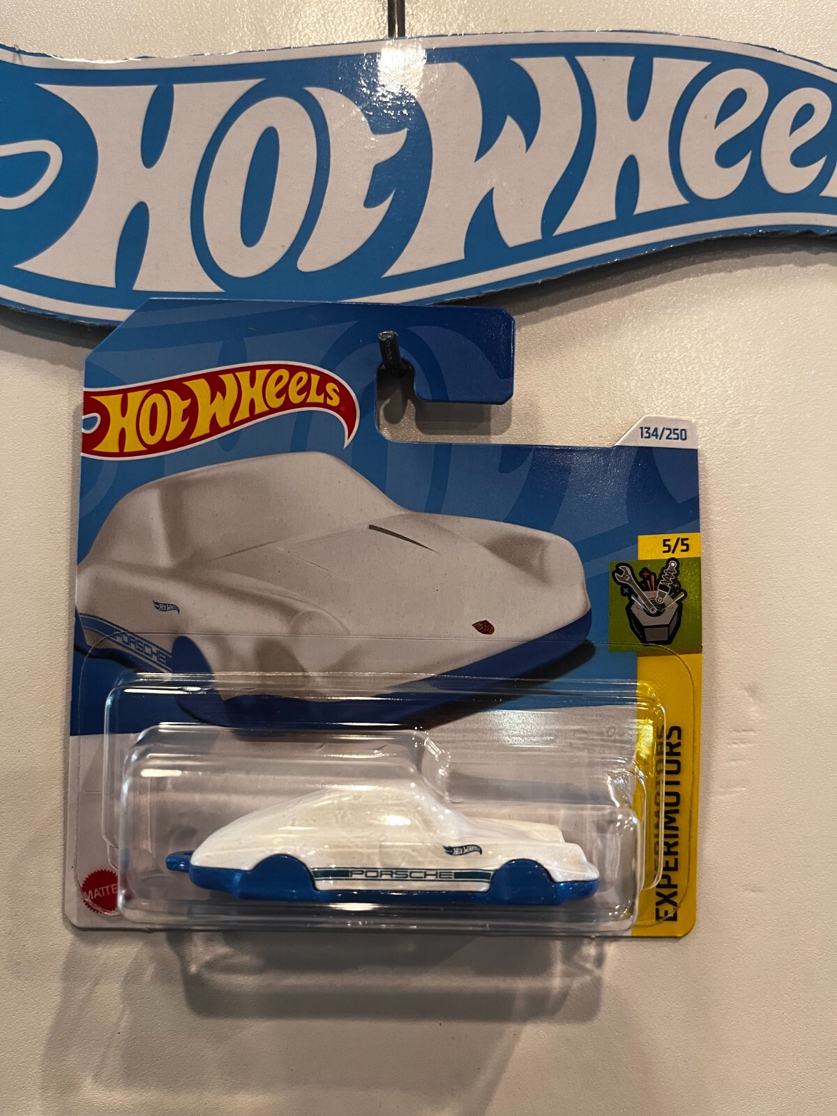2024 HOT WHEELS WHITE PORSCHE 911 CARRERA CLIP 5/5