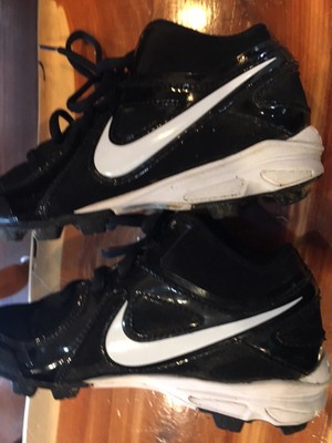 baseball cleats with tongue flap