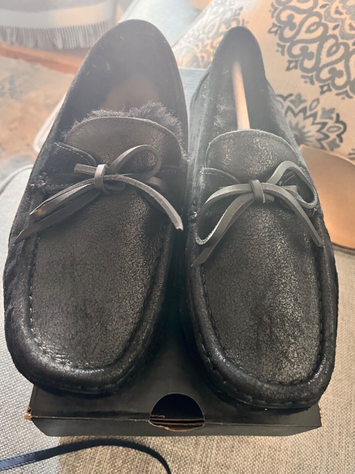 UGG BYRON BLACK BOMBER SUEDE/ SHEEPSKIN MOCCASIN SLIPPERS UGG BYRON BLACK BOMBER SUEDE/ SHEEPSKIN MOCCASIN SLIPPERS