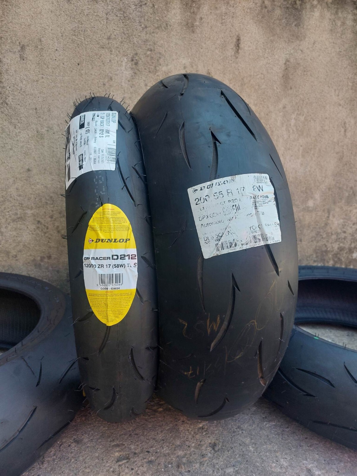 ダンロップD212前後セット ダンロップD212前後セット ダンロップ タイヤ D212GP 前後セット