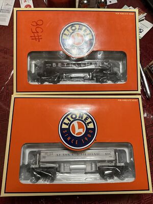 Lionel 6-36765 Alaska Coal Dump Car  & 6-26798 Bethlehem Steel Coal Dump Car Lot