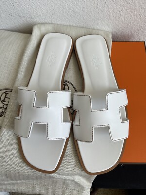 Size 40EU Brand New Hermes White Calfskin Oran Sandals w/ receipt