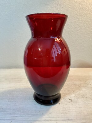 Vintage Deep Ruby Red Hand Blown Art Glass Floral Vase Flower Decor 6.5'' EUC