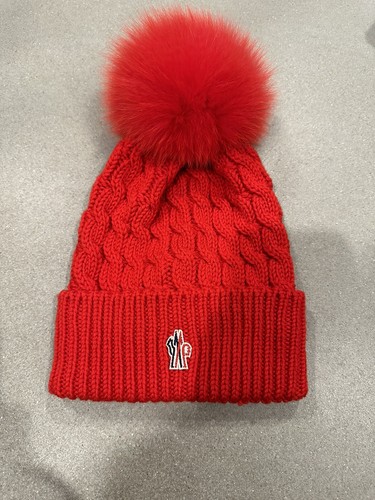 MONCLER【入手困難】ケーブル編み ☆BEANIE WITH POM POM☆ 全色 MONCLER【入手困難】ケーブル編み ☆BEANIE WITH POM POM☆ 全色