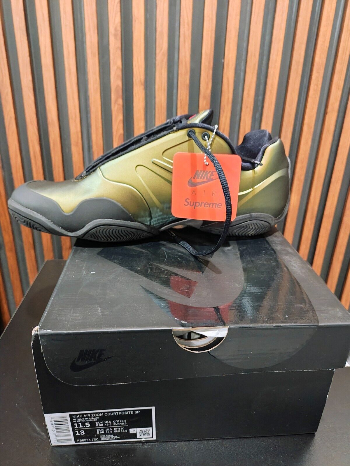 Supreme Nike Air Zoom Courtposite SP Size 11.5 Metallic Gold Supreme Nike Air Zoom Courtposite SP Size 11.5 Metallic Gold