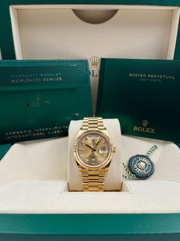 Rolex Day-date 36mm Champagne Diamond Dial Yg Bracelet 128238 Pre-owned 2022