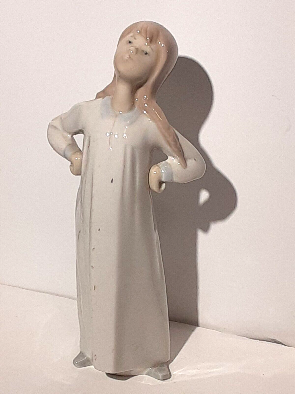 Lladro Confident Girl With Hands On Hips Nina Desparapjo Figurine