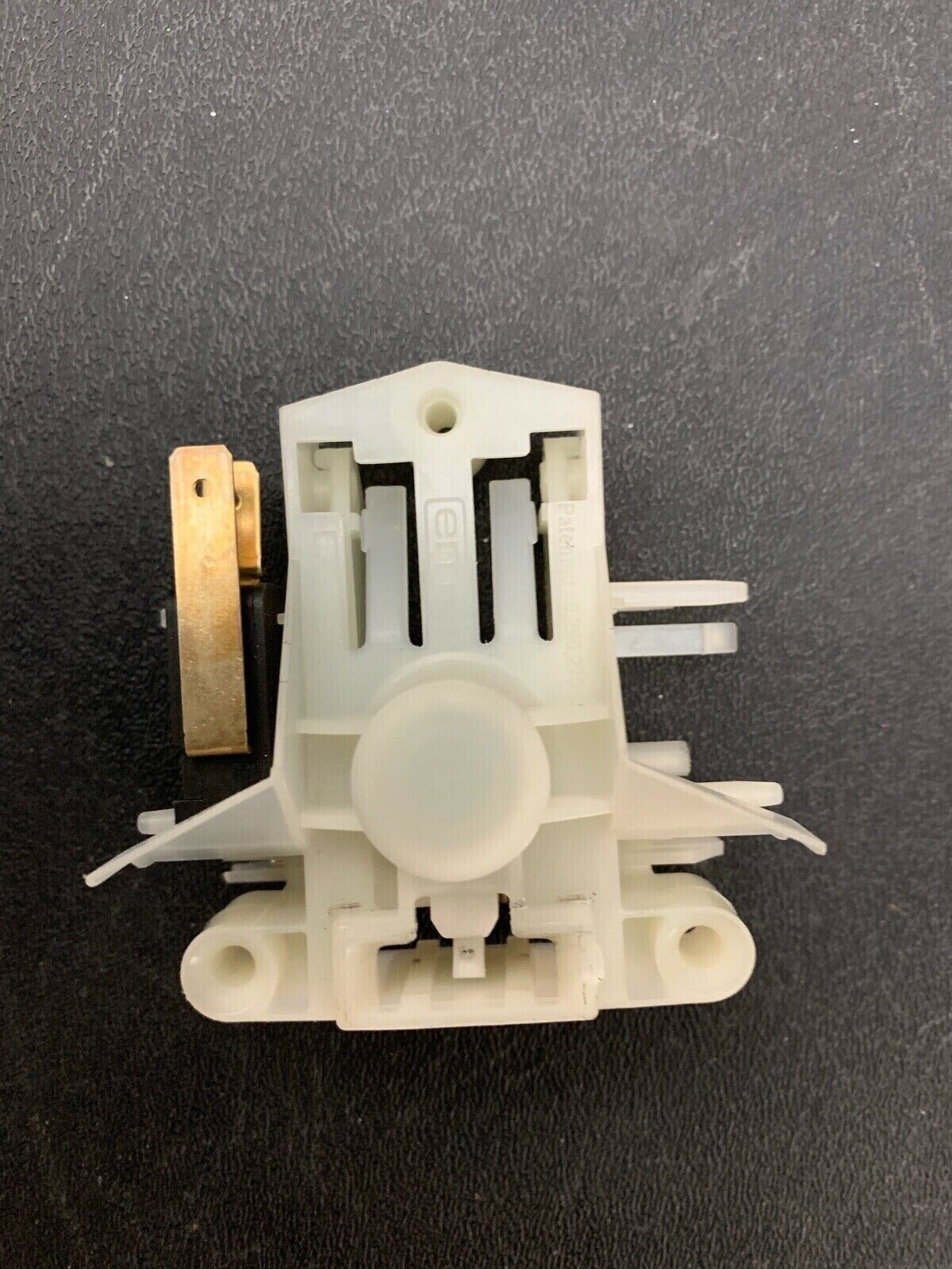 OEM New Samsung Dishwasher Door Latch (Door Switch) WP2220458