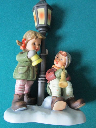Goebel "Making Spirits Bright" Figurine 8" Nib Original
