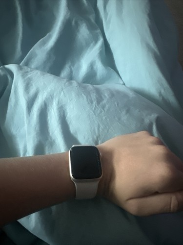 Apple - 【フェザー級】 Apple (アップル) Apple Watch SE(第二世代) MNJV3J/A GPSモデル