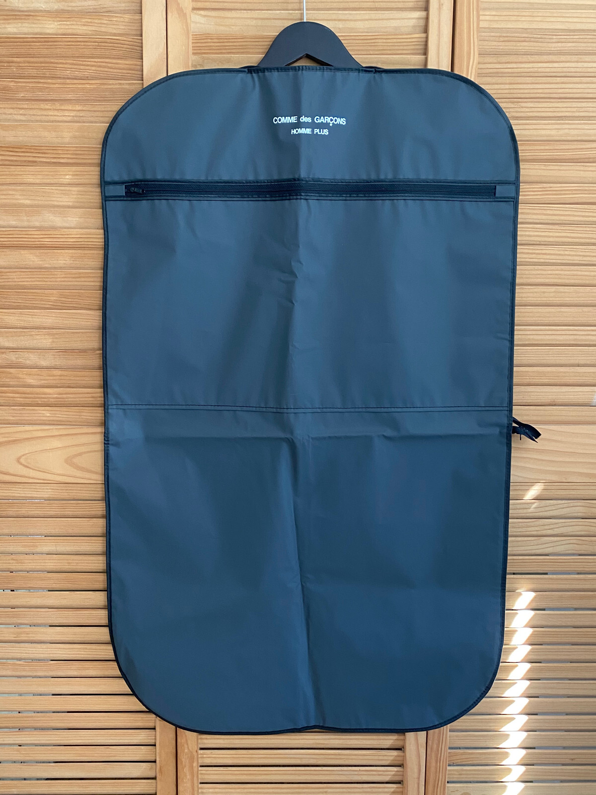 CDG COMME des GARCONS HOMME PLUS suit garment cover bag CDG COMME des GARCONS HOMME PLUS suit garment cover bag