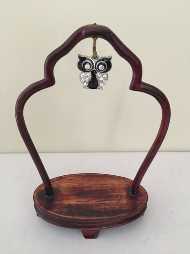 Vintage carved wood stand 6.5"H hanging an Silver diamond Owl Fun!