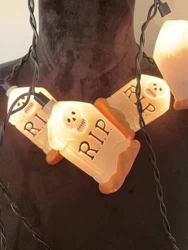 Headstone RIP Halloween Blinking Lights Skulls Cemetery Grave Marker
