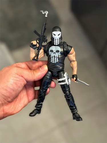 マーベルレジェンド　パニッシャー　カスタムヘッドパーツ付き Marvel Legends Custom Punisher Noir Head 1/12 Scale Painted