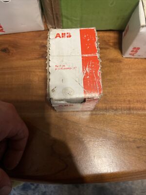 NEW ABB S203U-K30 A CIRCUIT BREAKER S203UK30A