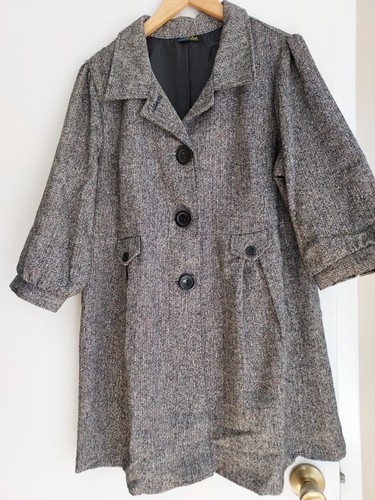 ブルゾン CELINE | MULTI-BUTTON JACKET IN SUEDE CARAMEL 2F426050L.04CA 2EF73494L-18TB_2_FW24_P2_W.tif