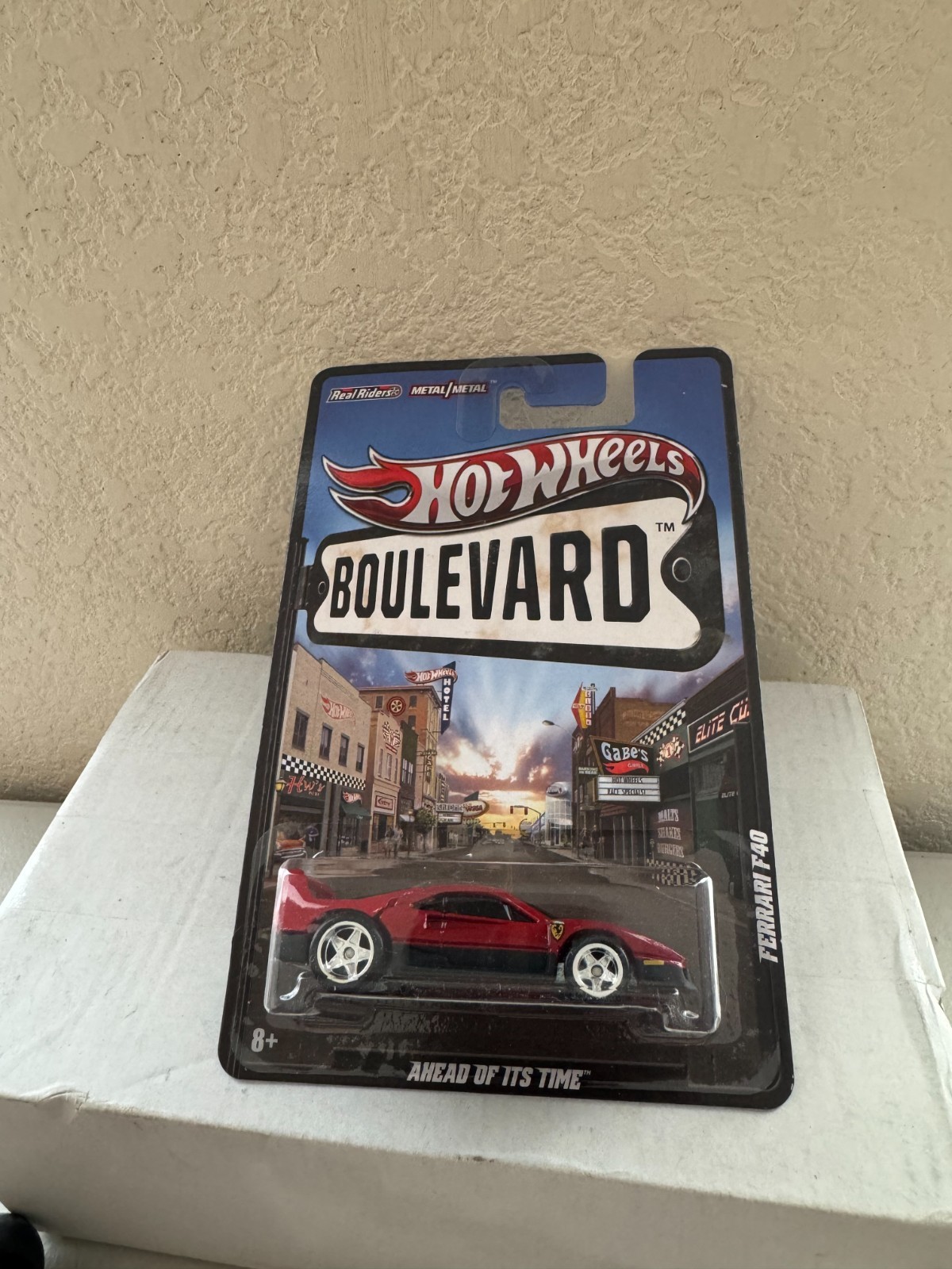 Hot Wheels Boulevard Ferrari F40 Ahead of It's Time Red Real