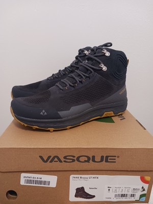 Vasque Mens Breeze Hiking Shoes