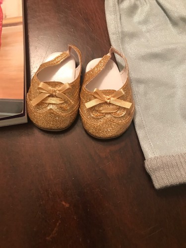 American Girl Doll Retired GOTY Isabelle Meet Outfit And Book