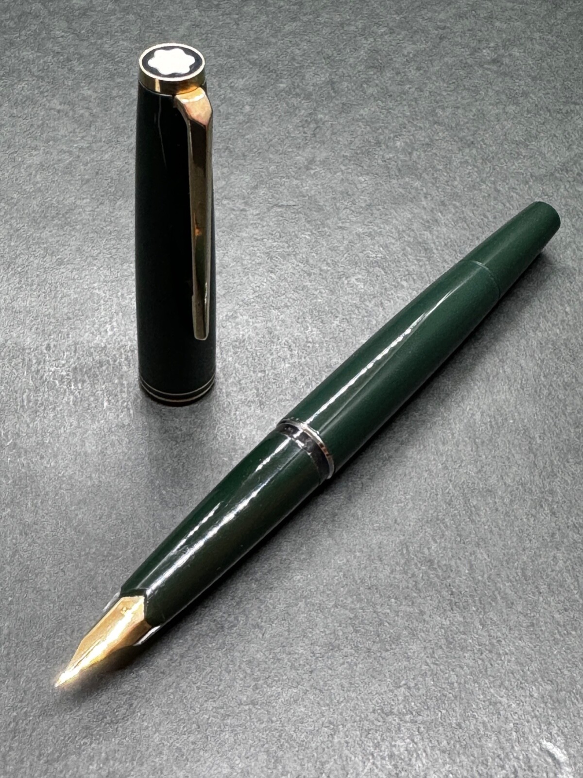 新作，格安】 Mont Blanc モンブラン 万年筆 ペン先14K刻印 【CHATB019】