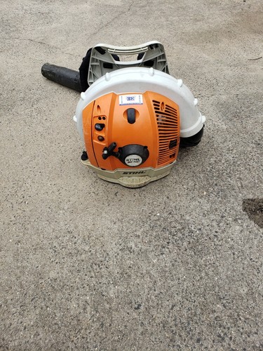 STIHL BR 700 COMMERCIAL GAS BACKPACK LEAF BLOWER BR770 64.8cc