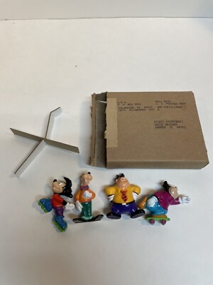 Kellogg's DISNEY GOOF TROOP PVC FIGURES 90's VTG w/ Mail away Box J1