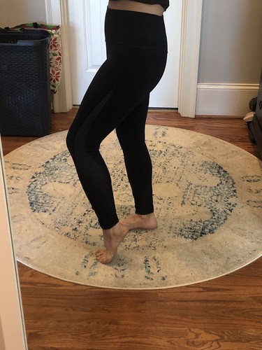 Lululemon Size 4 High Waisted Blue Athletic Legging With Lululemon Size 4 High Waisted Blue Athletic Legging With
