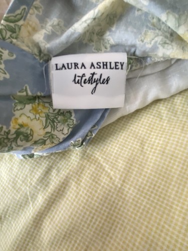Laura Ashley Lifestyles Blue Floral Reversible Yellow Comforter W/2 Pillow Shams