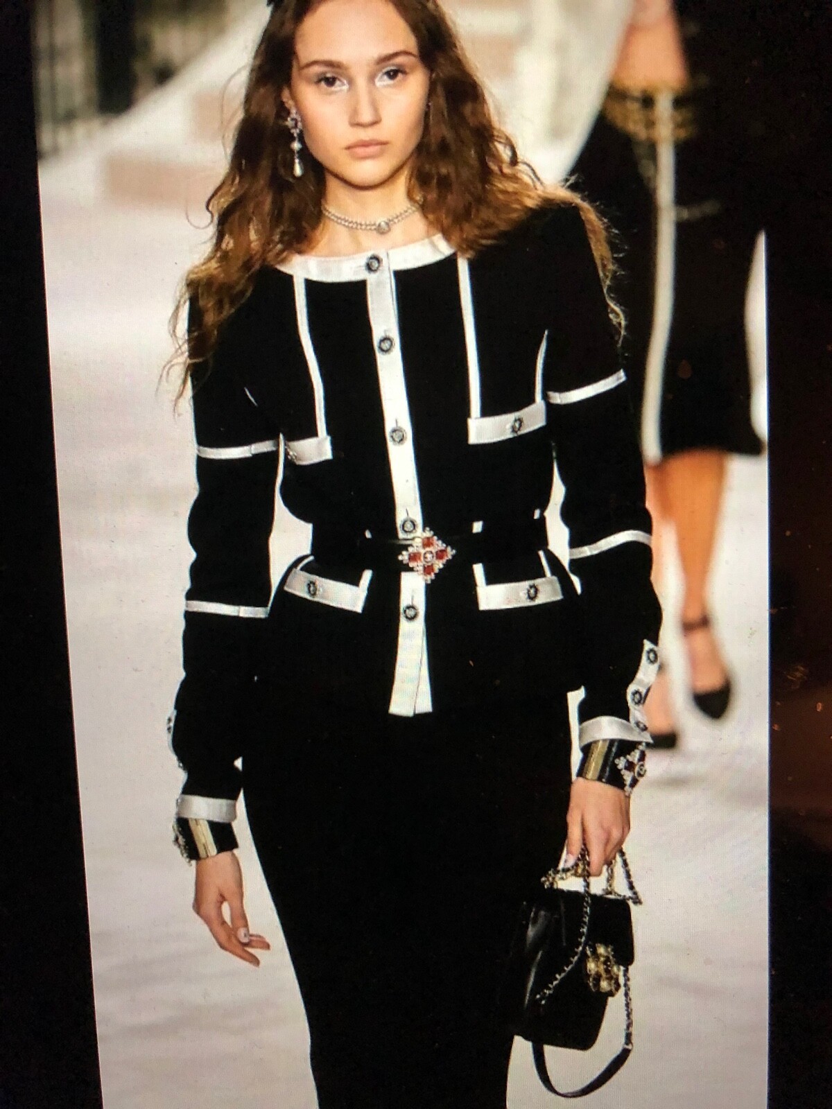 CHANEL PRE-FALL 20A NEW TAGS TWEED BLACK JACKET ECRU TRIM CC