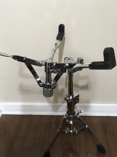 DW 9300 Heavy Duty Snare Stand - Large Basket, Single Braced