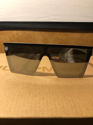 Blenders Eyewear Sunglasses Rolling Dice Polarized Original Package Hardly Worn