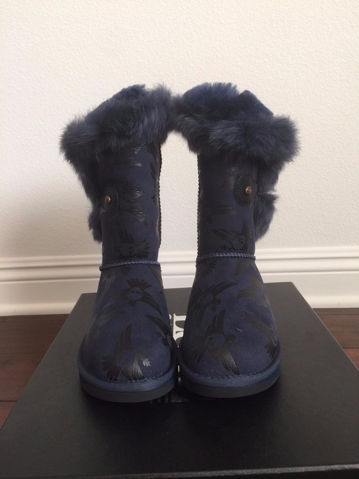 Pre-owned Australia Luxe Nordic Angel Short Sheepskin Skull Dove Iris Boots Free Key Chain