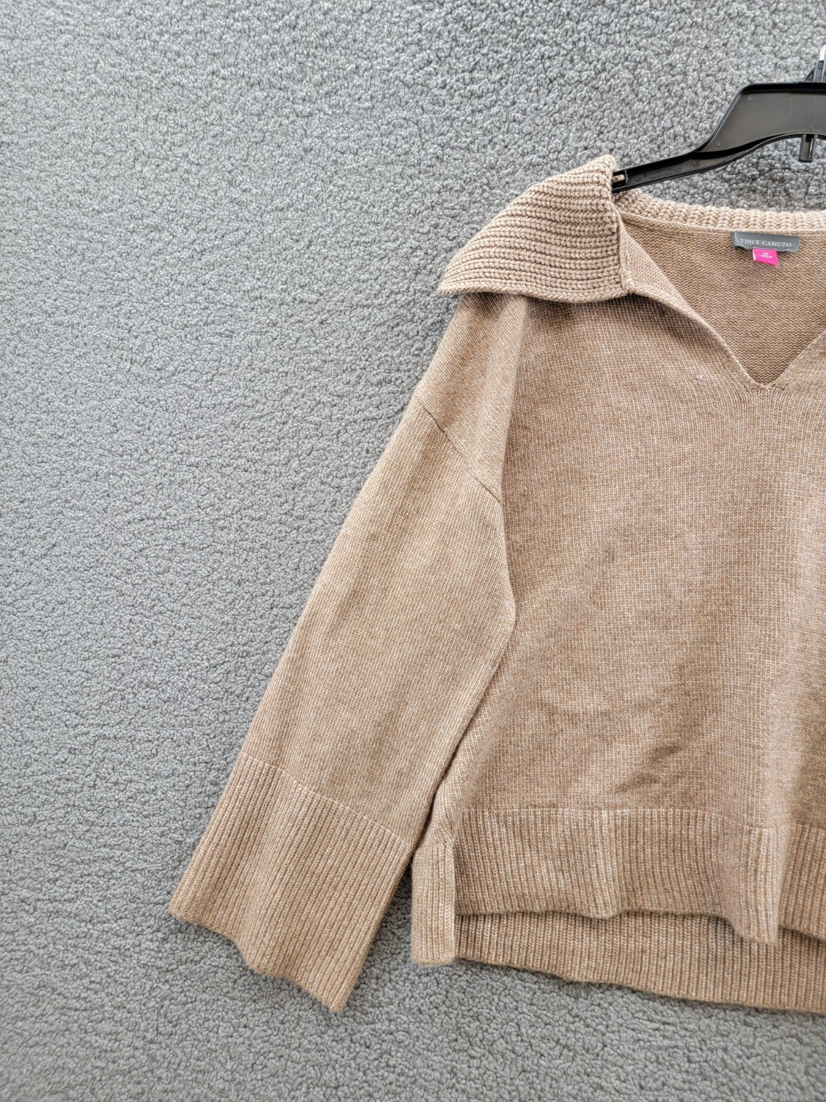 Vince Camuto V-neck Spread Collar Sweater Women's M Almond Beige Pullover - Picture 5 of 18
