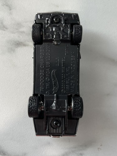 Hot Wheels - Fast & Furious 70 Dodge Charger W/ Custom Premium Real Riders