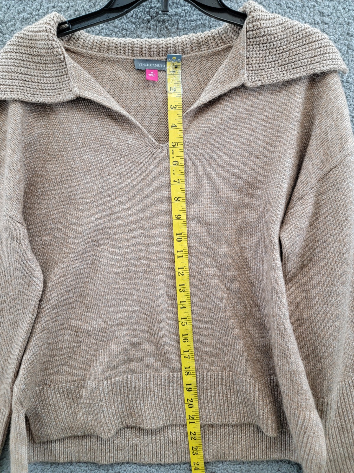 Vince Camuto V-neck Spread Collar Sweater Women's M Almond Beige Pullover - Picture 8 of 18