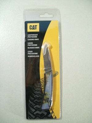 NEW CAT LIGHTWEIGHT PHOTODOME LOCKING FOLDING POCKET KNIFE CATERPILLAR KUTMASTER